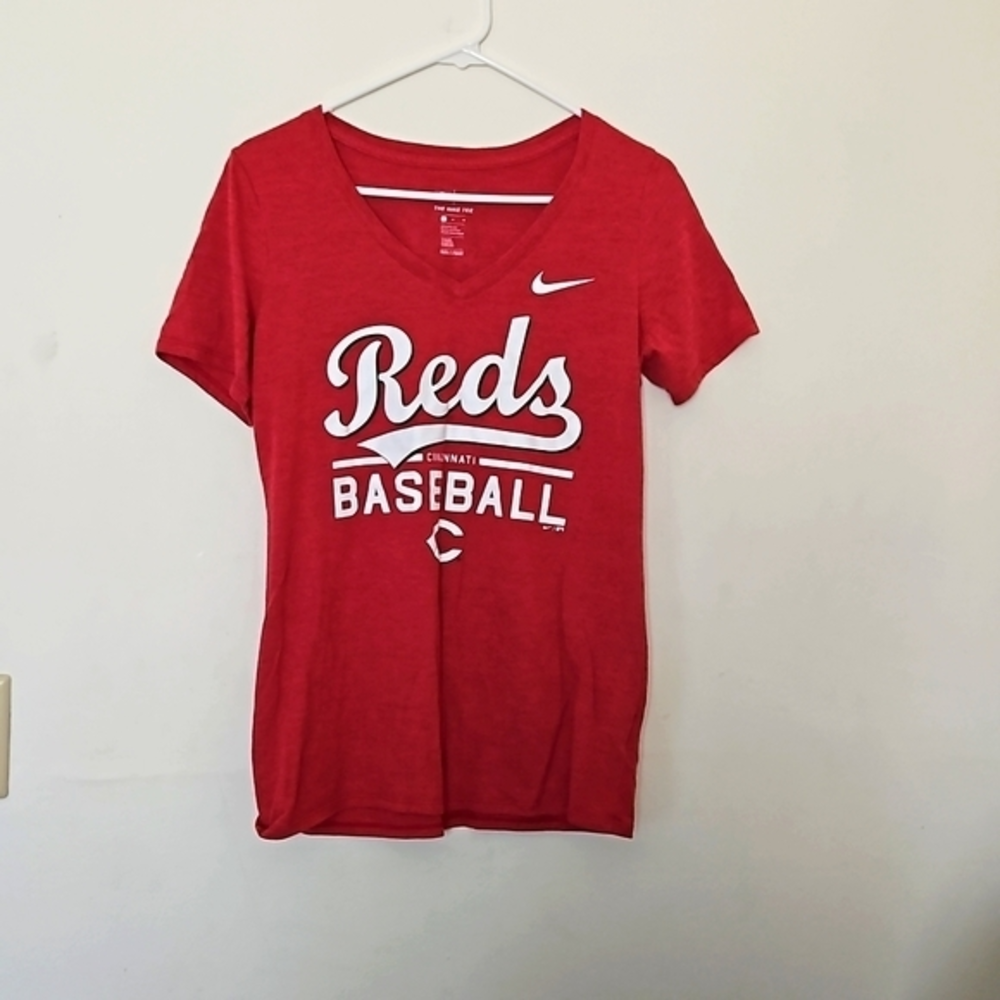 Medium Nike Cincinnati Reds Baseball Tshirt